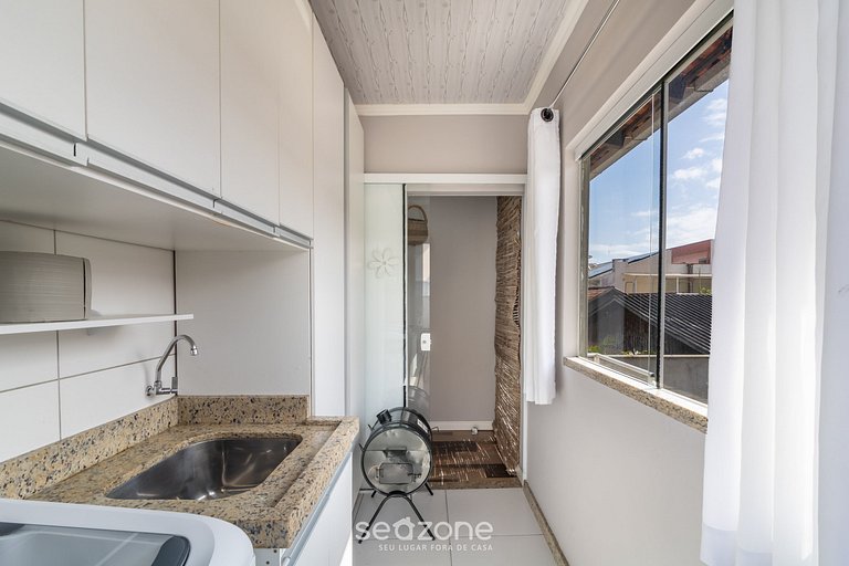 Piso con balcón, 3 dorm. cerca de la playa RSU3842