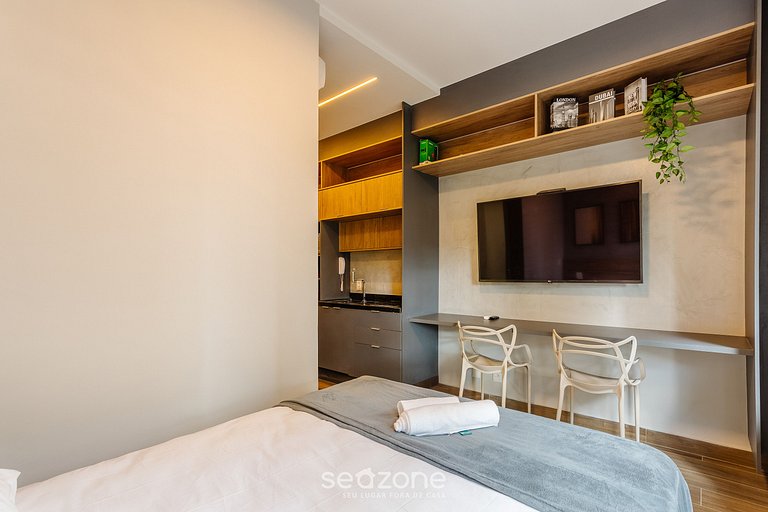 Studio em prédio c/ piscina no Campo Belo HMC0320