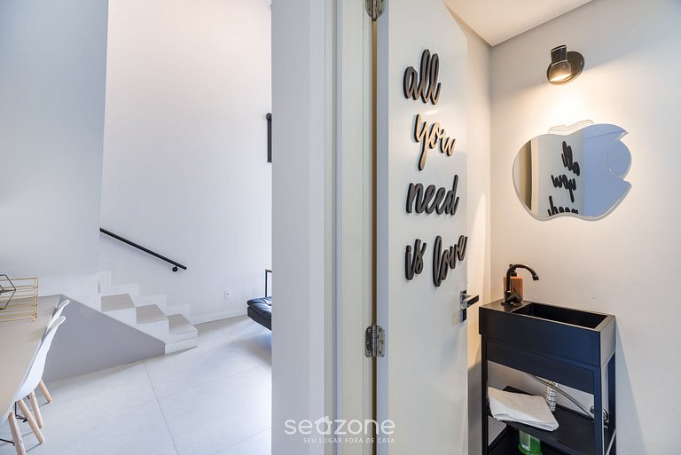 Lindo Loft em Cond. c/ Piscina YHD0105