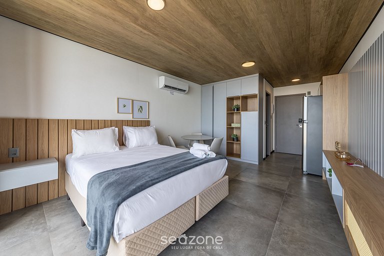 Confort Moderno con Vista Lateral al Mar NWT1423