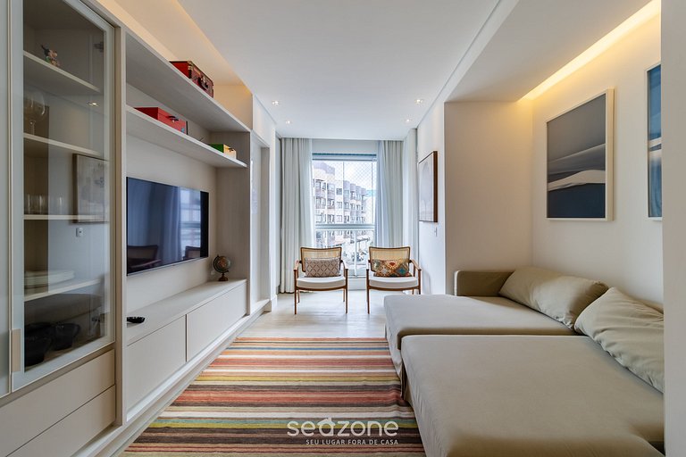 Apto em cond. a beira mar com piscina EAR0401