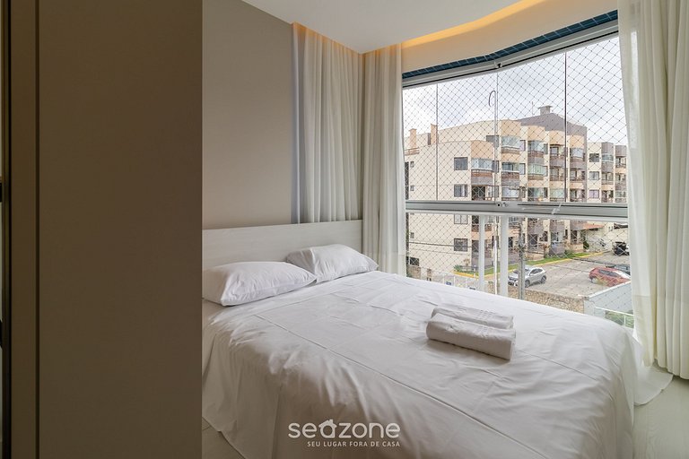 Apto en cond. junto al mar c/ piscina EAR0401