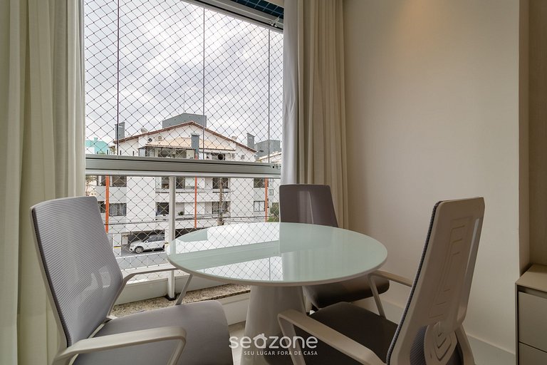 Apto en cond. junto al mar c/ piscina EAR0401