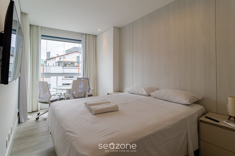 Apto en cond. junto al mar c/ piscina EAR0401