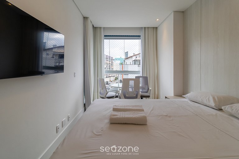 Apto en cond. junto al mar c/ piscina EAR0401