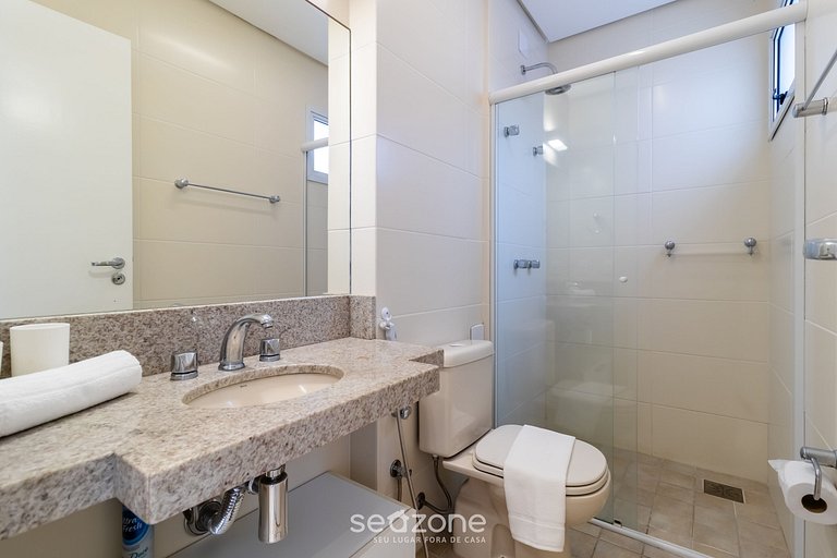 Apto en cond. junto al mar c/ piscina EAR0401