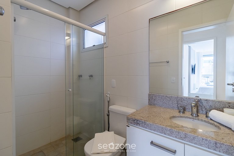 Apto em cond. a beira mar com piscina EAR0401