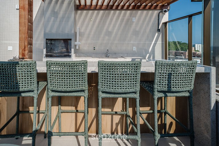 Lindo Apartamento em Prédio na Ondina HOA0906