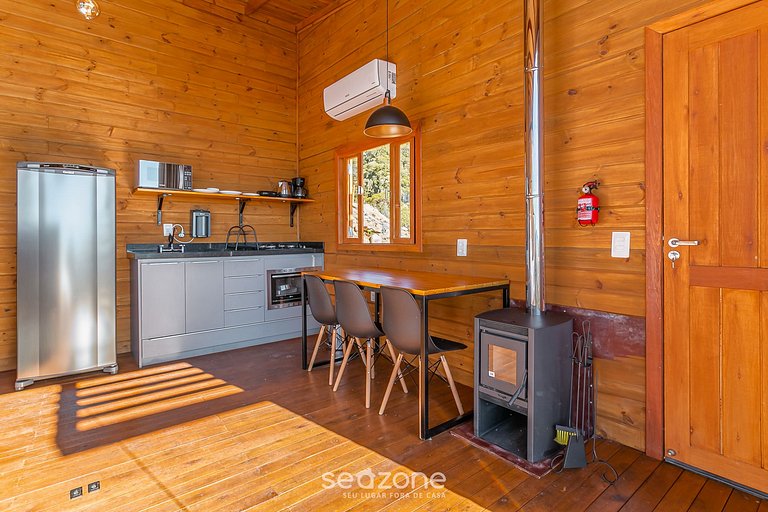 Acogedora cabaña c/jacuzzi en las montañas VST015