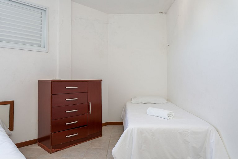 Acogedora Casa de 2 pisos solo 120m del playa! EDE