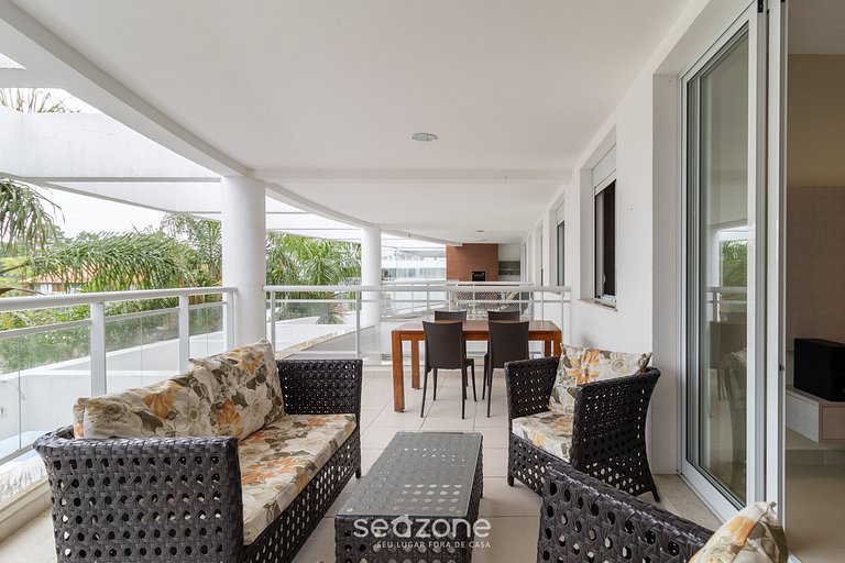 Apto em Condo. c/ Piscina e Academia MHE0213