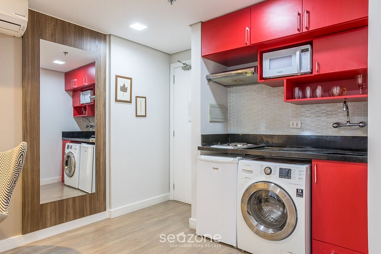 Studio moderno a 300m do metrô Moema SQC0810