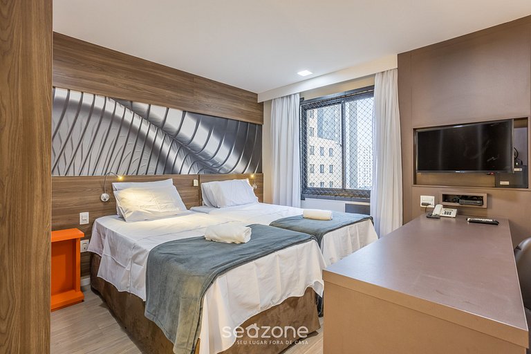 Studio moderno a 300m do metrô Moema SQC0810