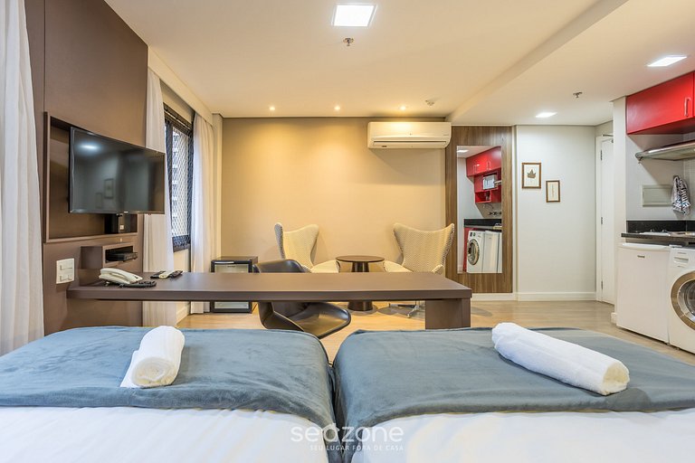 Studio moderno a 300m do metrô Moema SQC0810