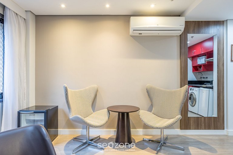 Studio moderno a 300m do metrô Moema SQC0810