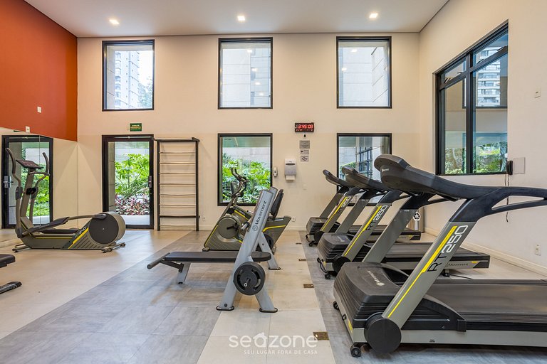 Studio moderno a 300m do metrô Moema SQC0810