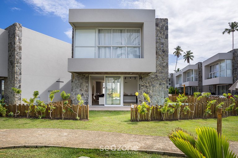 Casa c/ Piscina e Acesso à Praia NLUG0001