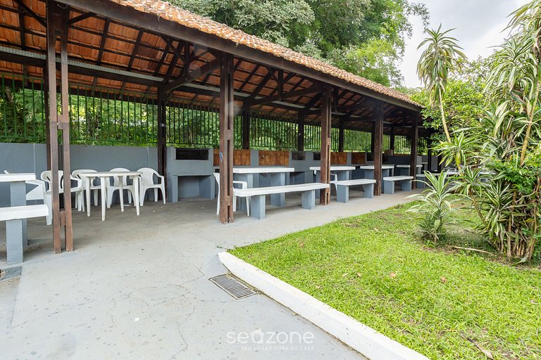 Studio em Cond. c/ Piscina no Centro QUI0605