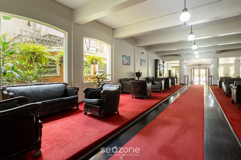 Studio em Cond. c/ Piscina no Centro QUI0605