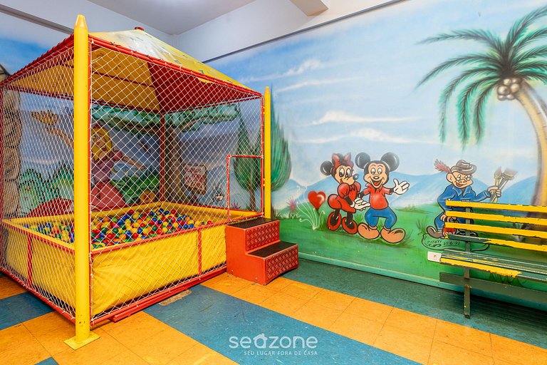 Studio em Cond. c/ Piscina no Centro QUI0605