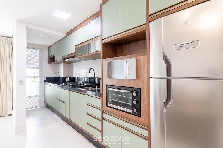 Apto vista mar c/ churrasq. 50m da Praia SHC0606