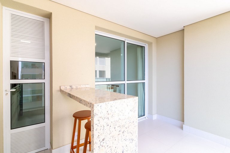 Apto vista mar c/ churrasq. 50m da Praia SHC0606