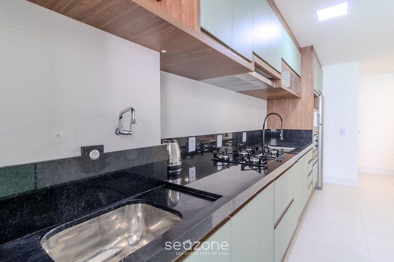 Apto vista mar c/ churrasq. 50m da Praia SHC0606