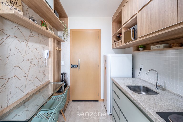 Apto Vista Mar em prédio c/ piscina e acad SOA0510