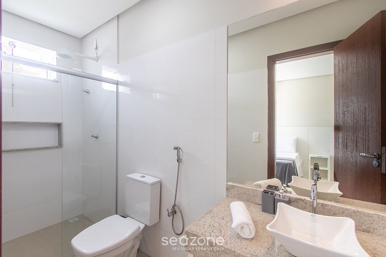 Apartamento em Cond. com Piscina RFM0012