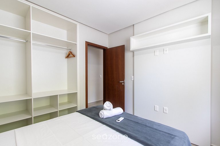 Apartamento en Cond. con Piscina RFM0012