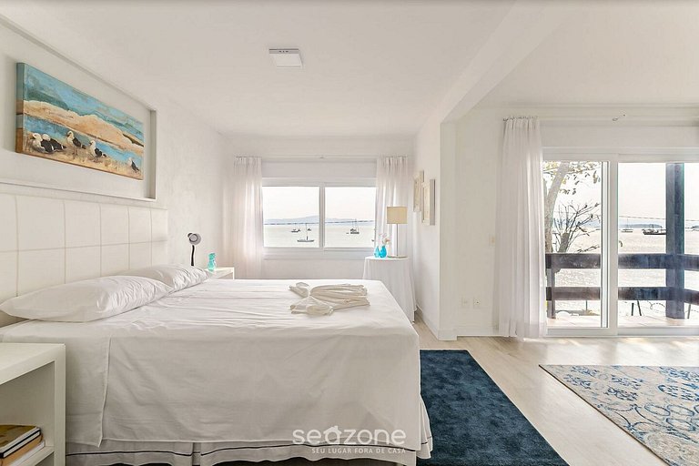 Hermosa casa con vista al mar y pie en la arena CDA1647