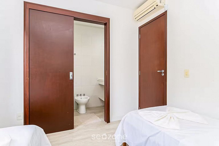 Bela casa vista mar e pé na areia CDA1647