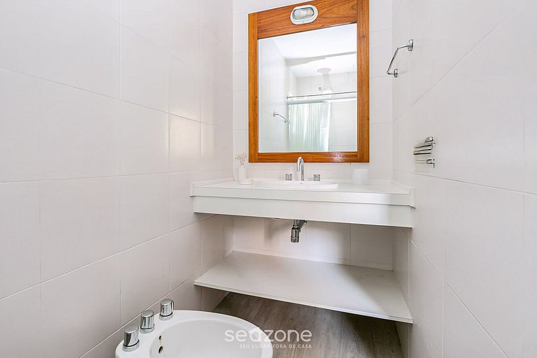 Bela casa vista mar e pé na areia CDA1647