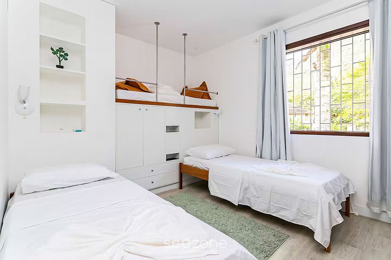 Bela casa vista mar e pé na areia CDA1647