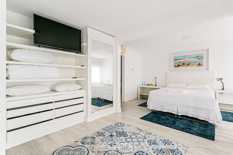 Hermosa casa con vista al mar y pie en la arena CDA1647