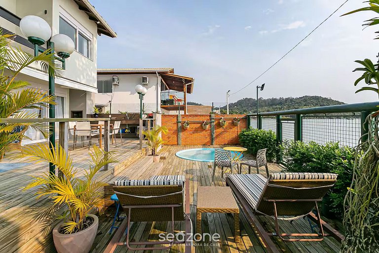 Bela casa vista mar e pé na areia CDA1647