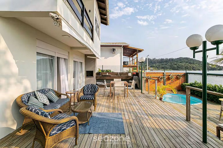 Bela casa vista mar e pé na areia CDA1647