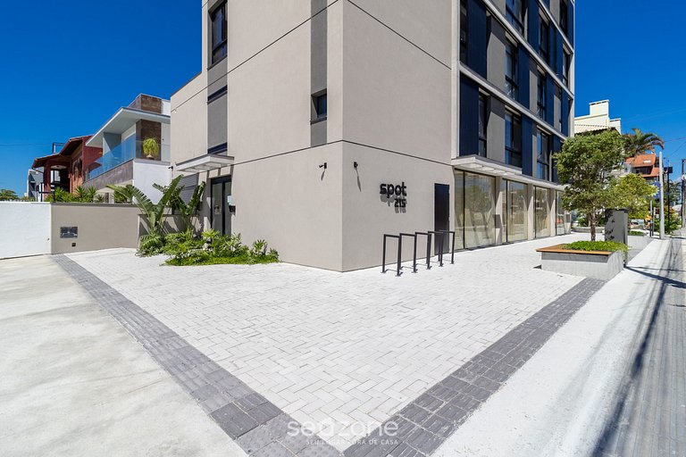 Viva Jurerê a poucos passos da praia! SOT0303