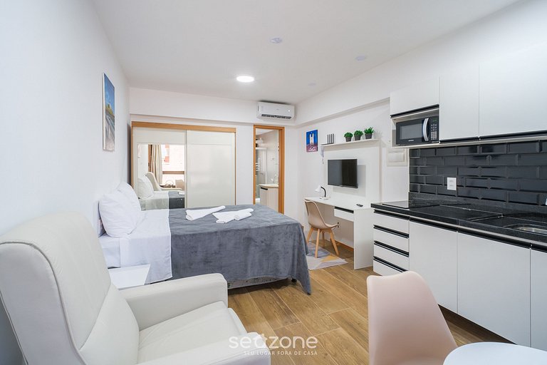 Apto en Condo c/ Piscina en Barra EUB1006
