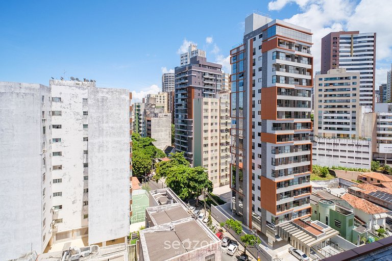 Apto em Cond. c/ Piscina na Barra EUB1006