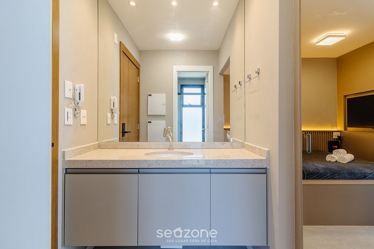 Apto frente ao mar, 450m do museu de arte! LIV0803