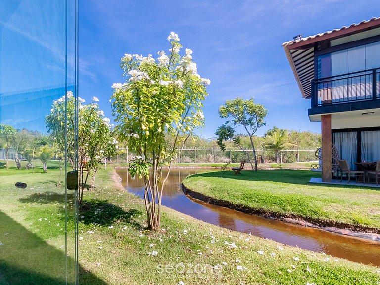 Apto em cond. c/ pisicna Praia do Forte VLPC0103