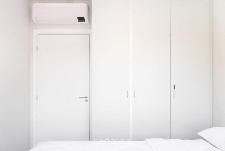 Apartamento moderno con balcón y barbacoa LES403