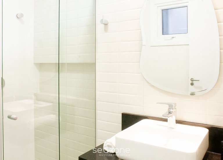 Apartamento moderno con balcón y barbacoa LES403