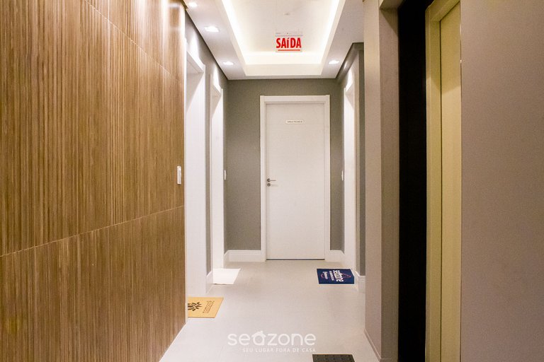 Apartamento moderno con balcón y barbacoa LES403