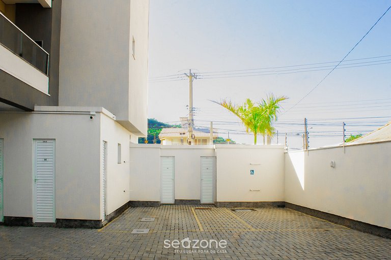 Apartamento moderno con balcón y barbacoa LES403