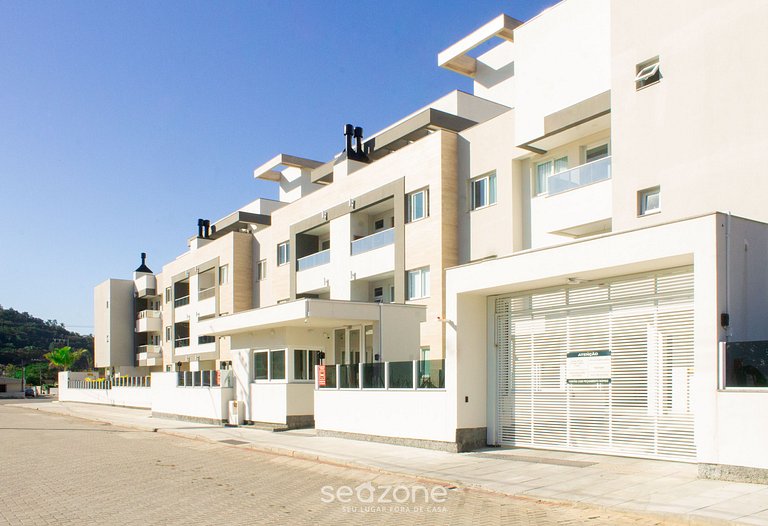 Apartamento moderno con balcón y barbacoa LES403