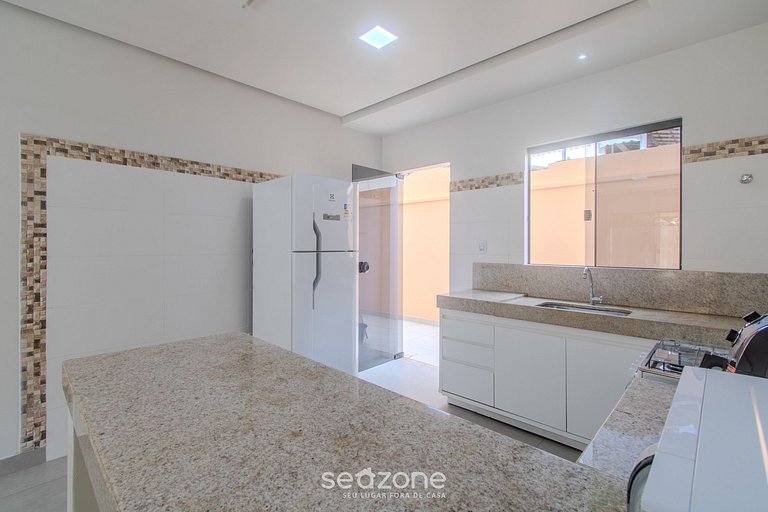 Apartamento moderno a 280 m de la playa AST0103