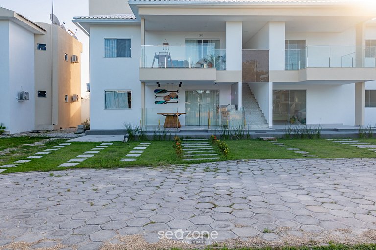 Apto em Cond. c/ Piscina e Sacada Centro MUT0000