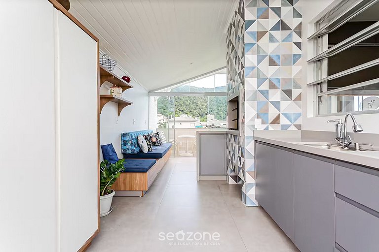 Apto con vista al mar, 200m de Praia Brava CTA022 Seazone